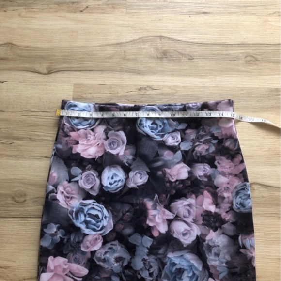 Smart Set Floral Pencil Skirt - Pink and Black - Picture 2 of 5